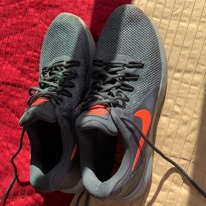 Men’s Nike running shoes